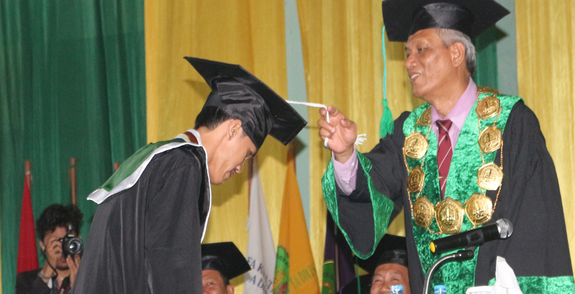 Rektor IAIN Bengkulu Mewisuda 645 Mahasiswa IAIN Bengkulu