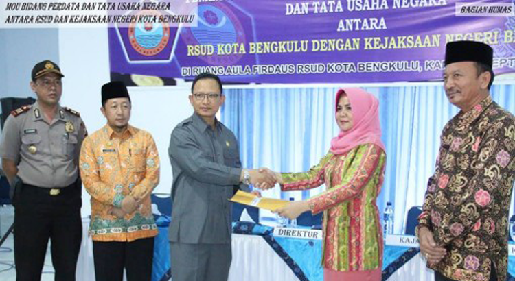 RSUD Kota Bengkulu melakukan penandatanganan perjanjian kerjasama bidang perdata dan tata usaha negara dengan Kejaksaan Negeri Bengkulu di Ruang Aula Firdaus RSUD Kota Bengkulu, Kamis (15/09/2016).