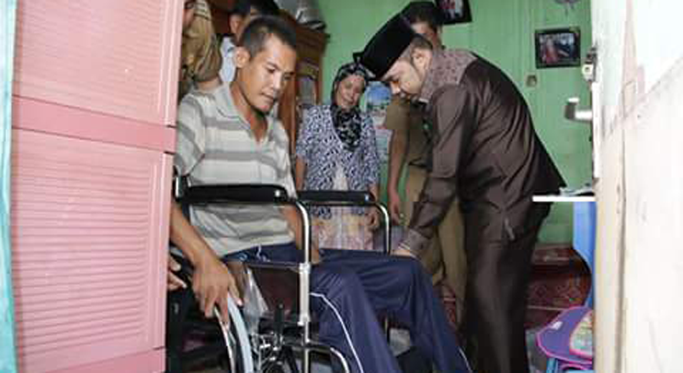 Walikota Bengkulu Helmi Hasan kembali turun ke rumah-rumah warga pada Senin (22/08)