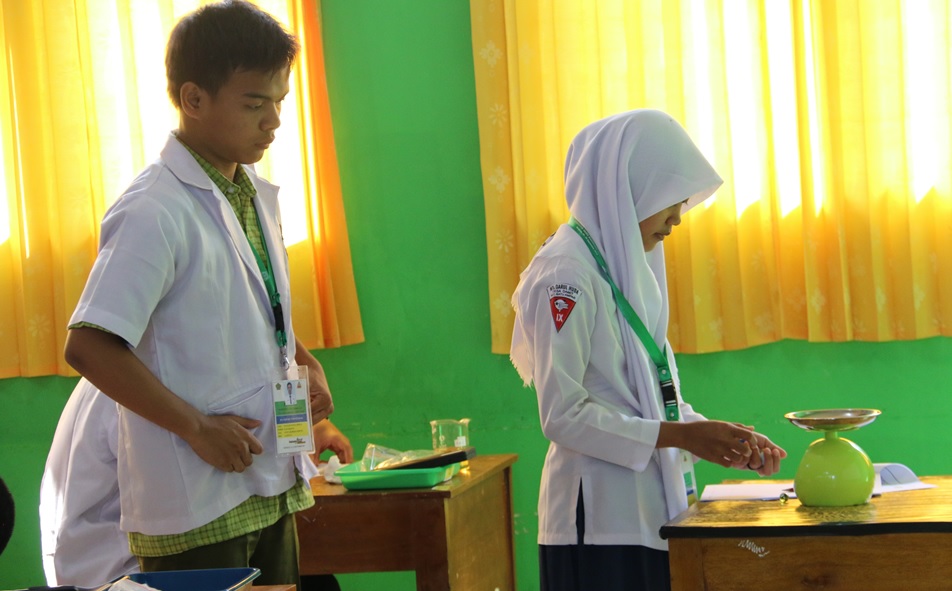 Siswa Mengikuti KSM Tingkat Nasional