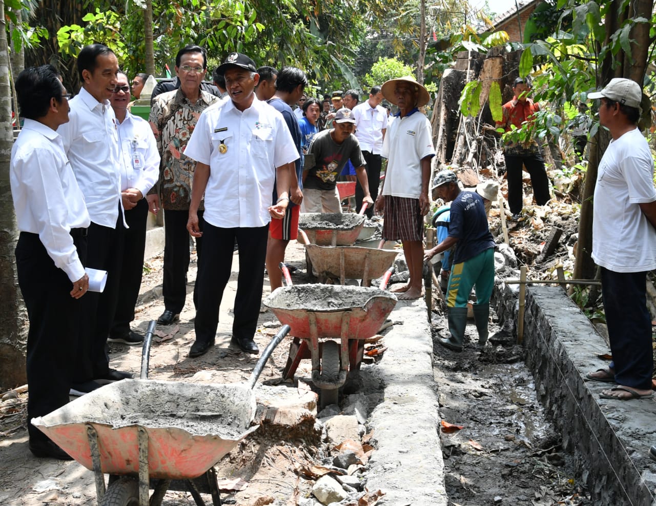 Presiden Jokowi Tinjau Pemanfaatan Dana Desa di Sleman