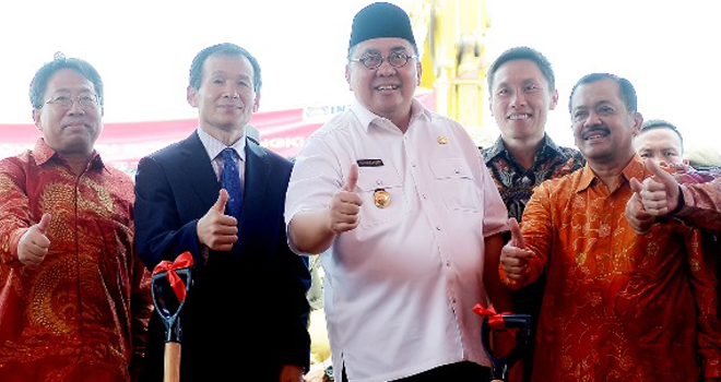 Gubernur Bengkulu Dr Ridwan Mukti Usai Melakukan Peletakan Batu Pertama Pembangunan PLTU