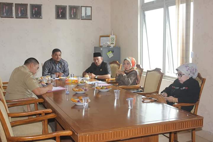 Hearing Komisi I DPRD Kepahiang bersama dengan BKD.P SDM Senin (29/10/18)