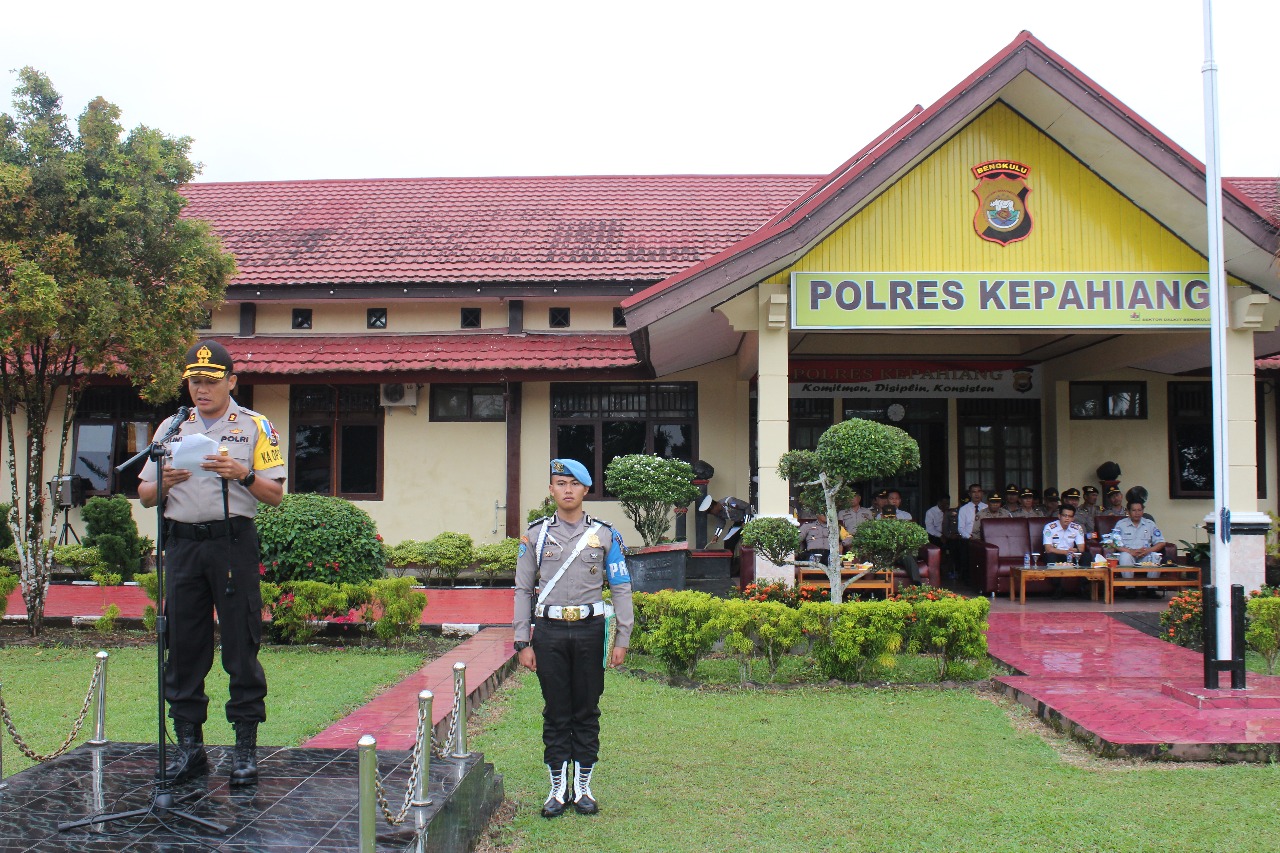 Kapolres Kepahiang AKBP Pahala Simanjuntak, S.Ik meminpin upacara apel pasukan Ops Nala 2018