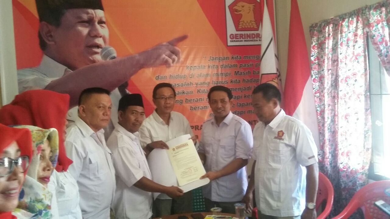 DPC Partai Gerindra Kota Bengkulu menyampaikan rekomendasi dukungan kepada Helmi Hasan dan Dedi Wahyudi