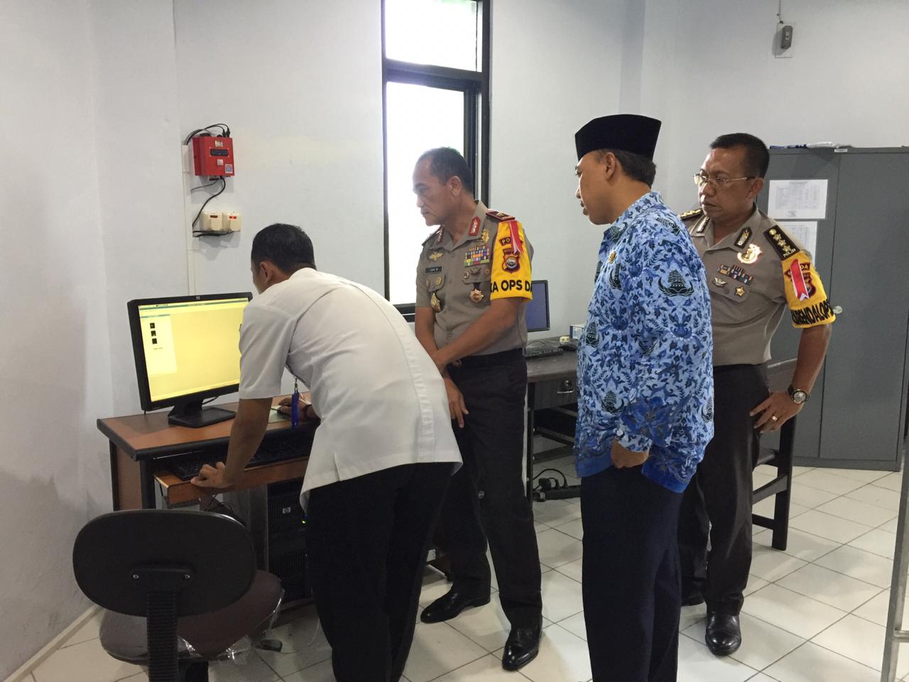 Pantau Alat Deteksi Bencana Milik BMKG