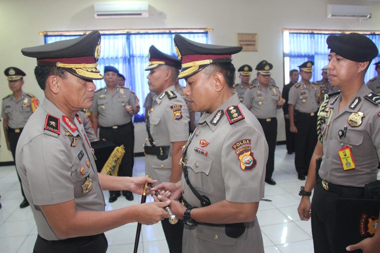 Penyerahan Tongkat Komando Kepada Kapolres Kaur