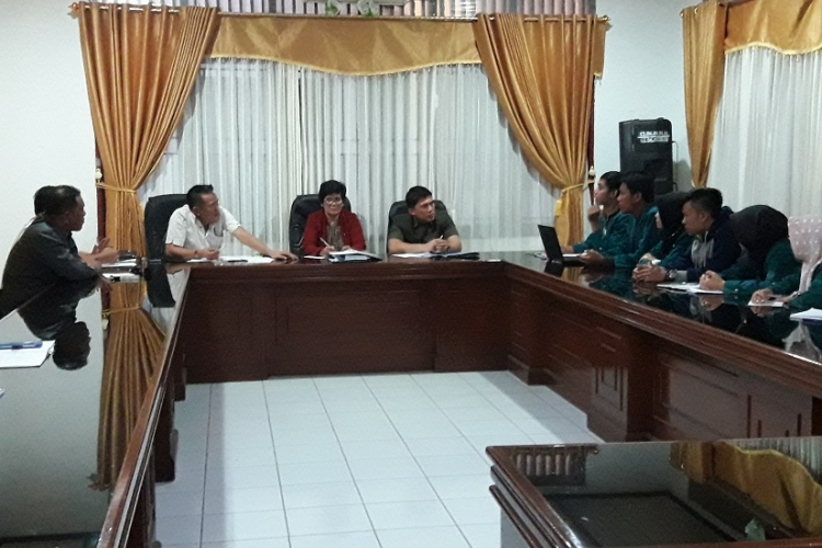 Dewan Komisi I hearing dengan mahasiswa UNRAS