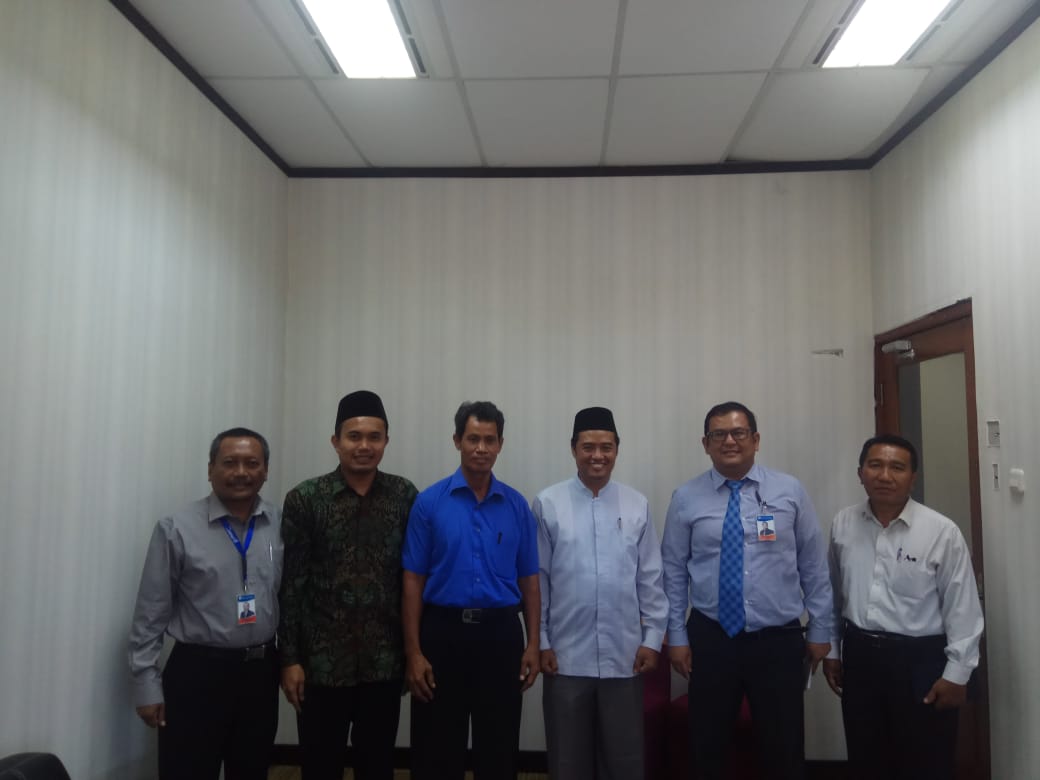 Pengurus Pondok Pesantren Darussalam Kota Bengkulu melakukan audiensi bersama Kantor Perwakilan Bank Indonesia (BI) Provinsi Bengkulu pada Senin 22 April 2019