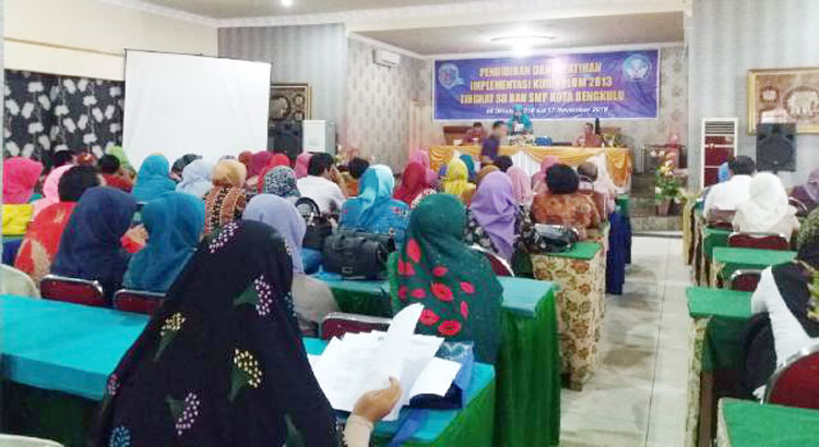 Pendidikan dan Pelatihan  Implementasi Kurikulum 2013