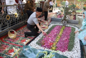 Kapolri Ziarah ke Makam KH  Hasyim Asy’ari dan KH Abdurrahman Wahid