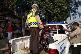 Anggota Densus 88 Antiteror Polri Bripka Krisnawati menjadi korban tabrak lari oleh pengendara mobil