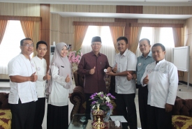 Plt. Gubernur Bengkulu Rohidin Mersyah saat menerima audensi Pengurus Koperasi Syariah 212