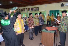 Kepala Kanwil Kementerian Agama Provinsi Bengkulu, Drs.H.Bustasar MS,M.Pd Melantik Pejabat Eselon III Di Lingkungan Kanwil Kemenag Bengkulu dan 2 Kepala Kemenag Kabupaten/Kota