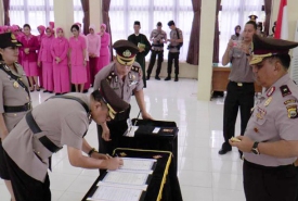 Sertijab sejumlah pejabat Polda Bengkulu, Senin (18/11/2016) di aula Serbaguna Polda Bengkulu