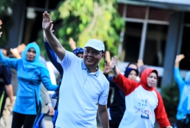 Senam pagi ini, merupakan aktifitas rutin yang biasa dilaksanakan setiap hari Jumat pagi