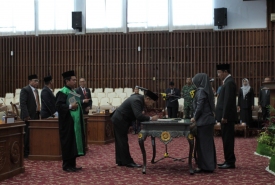 DPRD provinsi Bengkulu gelar sidang paripurna pengucapan sumpah pengganti antar waktu (PAW) anggota DPRD Provinsi Bengkulu sisa masa jabatan 2014-2019.