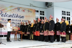 Pengukuhan pengurus Badan Musyawarah Adat (BMA) Provinsi Bengkulu oleh Plt Gubernur Bengkulu Rohidin Mersyah