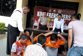 Polsek Teluk Segara Berhasil Mengamankan 4 orang pelaku pencurian