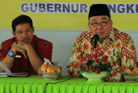 Gubernur Bengkulu Dr Ridwan Mukti bersama Kadis Kessos Bengkulu Rusdi Bakar