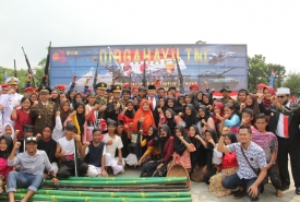 Foto Bersama Setelah HUT TNI ke-73