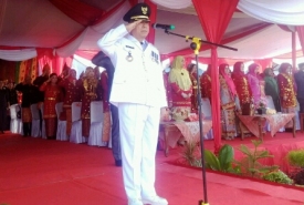 Bupati Seluma H.Bundra Jaya SH, MH bertindak sebagai Inspektur Upacara Bendera