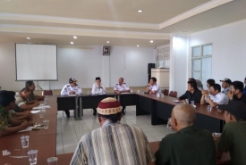 Sopir angkutan umum di Kota Bengkulu menggelar aksi mogok, lantaran keberadaan grab.