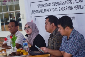 Diskusi Publik yang berlangsung di Cafe Sukahati, Kelurahan Sukahati, Kecamatan Cibinong, Kamis (28/2