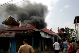 Kebakaran di Kota Bengkulu Senin (20/8/18) yang terjadi di Mes PT Sawit Ciputra Cipta Mas Bumi Selaras
