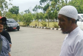 Ustadz Nanang Mengkritik Bupati Bengkulu Selatan Dirwan Mahmud