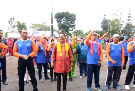 Menteri P3A Yohana Yambise di Kabupaten Kepahiang senam bersaa 1.000 lansia