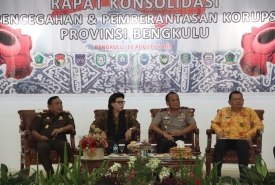 Rapat Konsolidasi Pencegahan dan Pemberantasan Korupsi di kantor Gubernur Bengkulu, pada Kamis (10/8).
