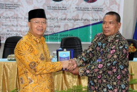 Plt Gubernur Bengkulu Rohidin Mersyah membuka sekaligus menjadi Keynote Speaker Seminar Nasional Bahasa dan Sastra 2018