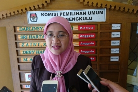 Komisioner KPU Sri Hartati, M.Pd