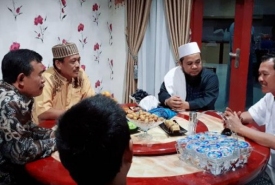 Salat subuh berjamaah dan sarapan pagi bersama di Balai Kota