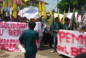 BEM dan OKP menggelar demo