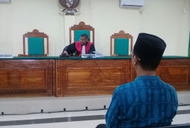 Junaidi Hamsyah saat disidang di PN Tipikor Bengkulu