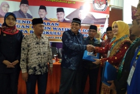 Bapaslon ESD dan Ahmad Zarkasi mendaftar ke KPU Kota Bengkulu