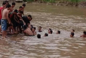 Proses Evakuasi Korban Tenggelam di Sungai Air Palik
