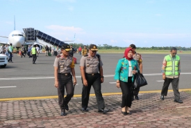 Team Menpan RB Bersama Team asrena Polri Tiba Di Bandara Fatmawati Bengkulu