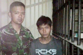 Anggota Babinsa Ramil 409-04/Kepahiang Dim 0409/RL yang berhasil menangkap pelaku pencurian kendaraan bermotor (curanmor)