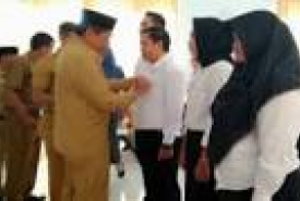 Bupati Bengkulu Utara Serahkan 140 SK CPNS Formasi Tahun 2018 - Pemerintah Kabupaten Bengkulu Utara