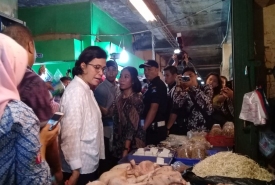 Sri Mulyani saat Blusukan ke PTM Bengkulu