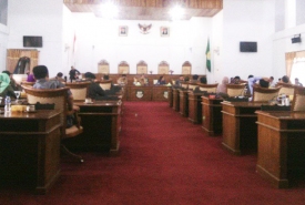 Pemkab Seluma, DPRD dan anggota PPKS, Ahmad Kanedi menggelar hearing membahas Tabat Seluma dengan Bengkulu Selatan