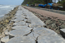 Kondisi bangunan joging track yang semakin rusak dan belum mendapat perhatian dari Pemerintah Provinsi Bengkulu sejak awal  dibangun pada tahun 2012 silam