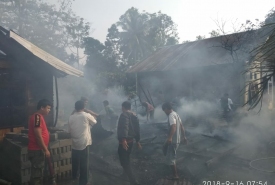 Kebakaran melanda rumah warga saat ditinggal pergi melayat