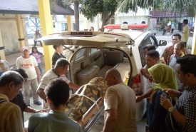 Korban hanyut saat diperiksa oleh medis