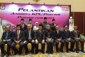 Anggota KPU Provinsi Bengkulu usai dilantik