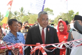 Mendes PDTT Eko Putro Sandjojo saat berkunjung ke Seluma