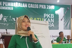 Chusnunia Chalim (Nunik) saat menjadi narasumber pembekalan caleg PKB Bengkulu